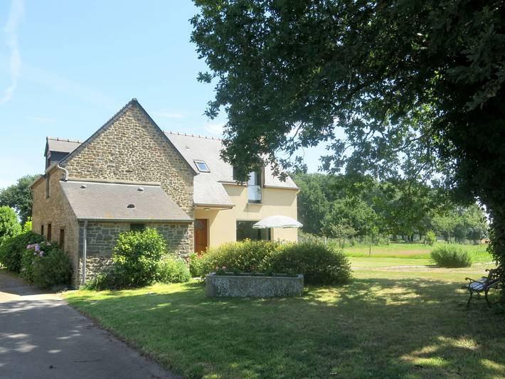 Location de vacances pour 6 personnes, avec jardin à Le Tronchet - 4