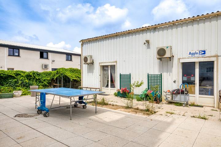Apartamento entero, Habitación 'Chambre 1' con terraza compartida, jardín compartido y Wi-Fi in Mudaison, Costa mediterránea (Francia)