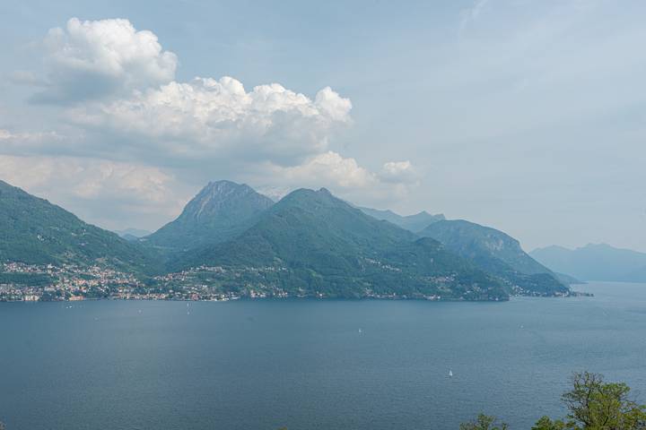 Ferienhaus für 10 Personen, mit Balkon und Kinderpool sowie Seeblick in Santa Maria Rezzonico
