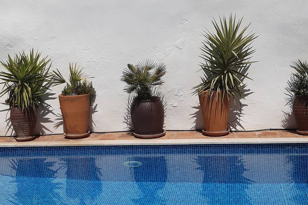 4-bedroom house in beautiful Granada with Wifi in Albuñuelas, Provincia de Granada