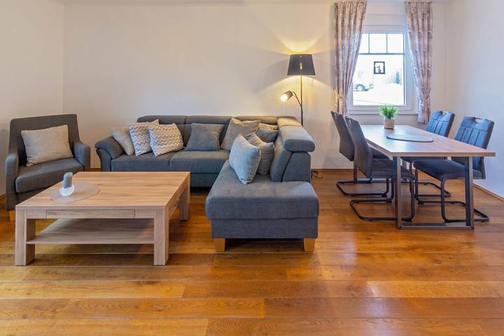 Bungalow für 4 Personen, mit Terrasse und Garten