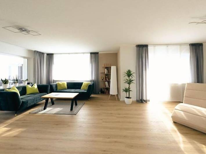 Ferienwohnung für 4 Personen, mit Balkon und Terrasse sowie Garten und Ausblick in Teningen