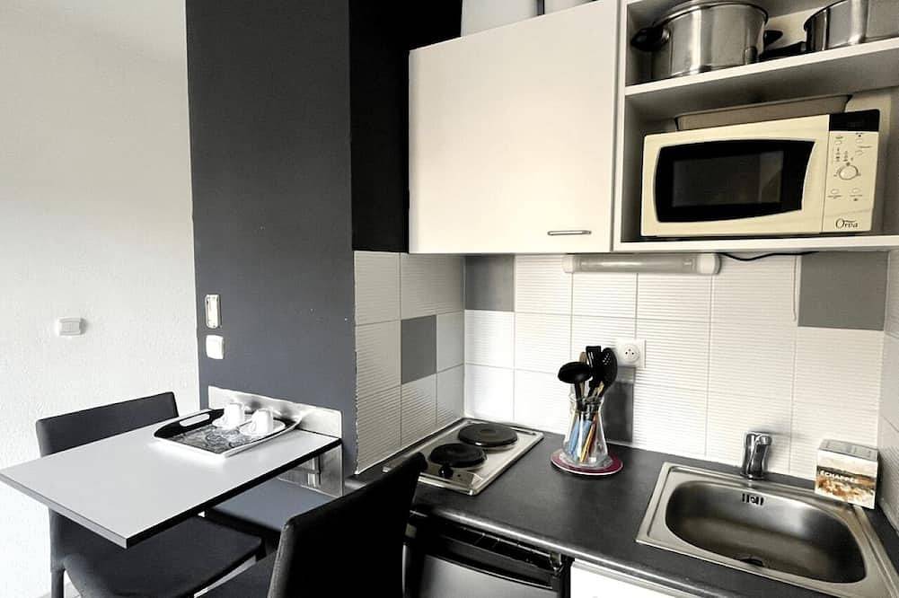 Entire apartment, Studio Agréable Avec Balcon Proche mer in Béziers, Côte d'Améthyste