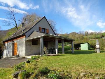 Gîte pour 5 personnes, avec terrasse et jardin à Laborde (Hautes-Pyrénées)