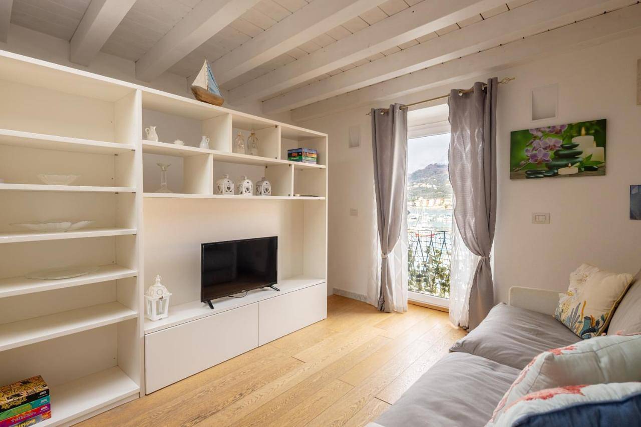La Finestra sul Mare - Lerici Bright Sea view Apartment on Two floors in Lerici, 4 Guests in Lerici, Lerici Gemeinde