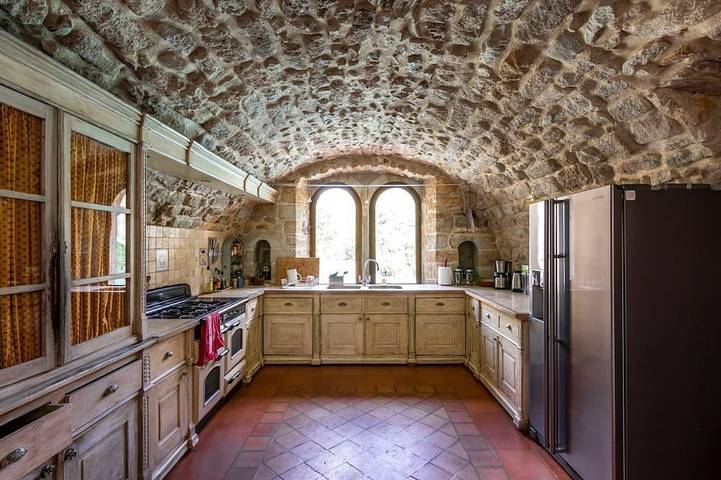 Chateau De Mazelle - Onze Chambres , Couchages 20 in Banne, Parc national des Cévennes
