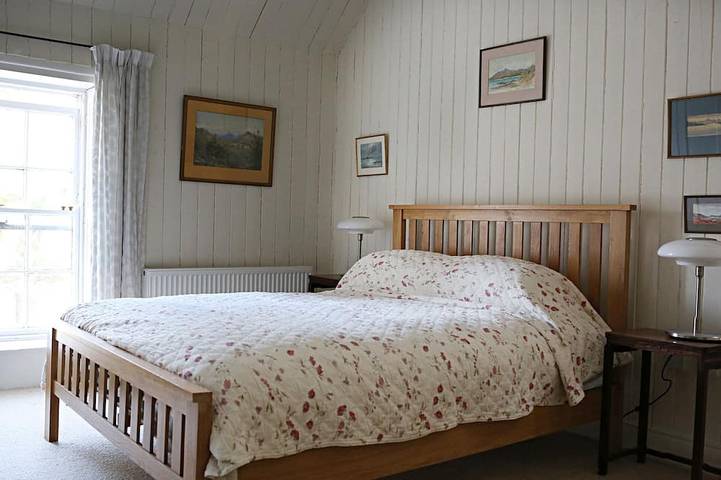 Coach house  sleeping 8 in historic yard near gorgeous beaches . in Contea di Wexford (Irlanda)