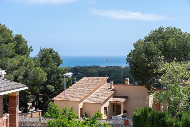 Maison de vacances 'Casa Tico' avec piscine privée, Wi-Fi in Roda de Berà, Costa Dorada