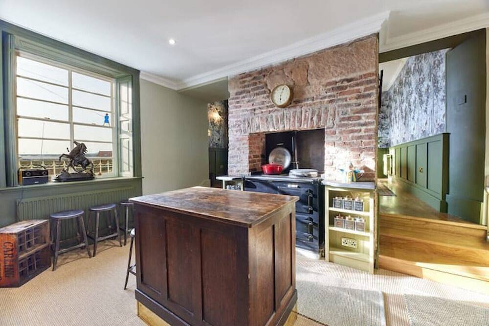 River View: Characterful Riverside Retreat in Berwick-upon-Tweed, Northumberland