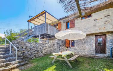 Maison de vacances pour 6 personnes, avec piscine ainsi que terrasse et jardin dans l' Hérault