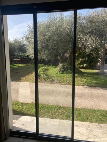 Gîte pour 2 personnes, avec vue et jardin à La Bouilladisse