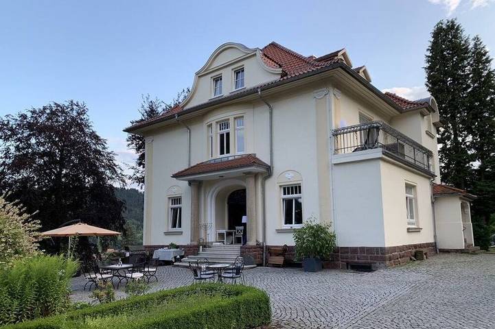 Ferienwohnung für 2 Personen, mit Terrasse und Sauna sowie Garten in Friedrichroda