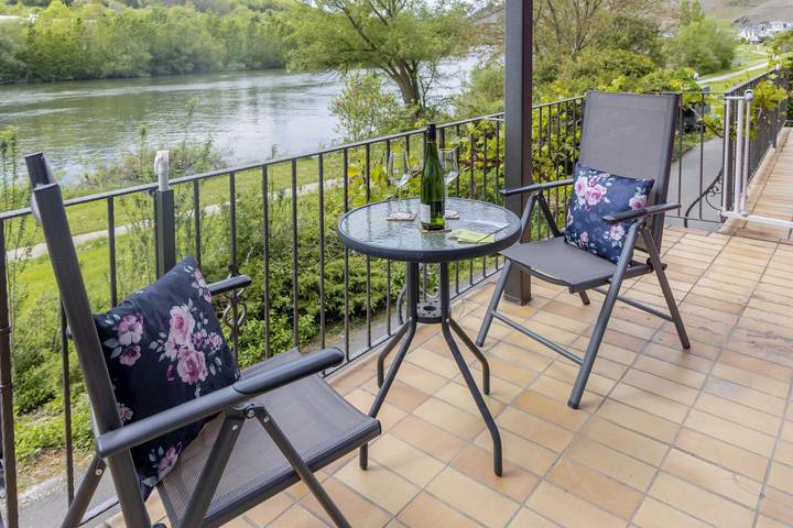 Ferienwohnung für 2 Personen, mit Balkon in Zell (Mosel)