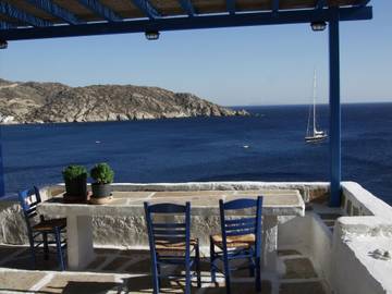 Location de vacances pour 10 personnes, avec balcon ainsi que jardin et vue sur l’océan dans Chora (Ios)