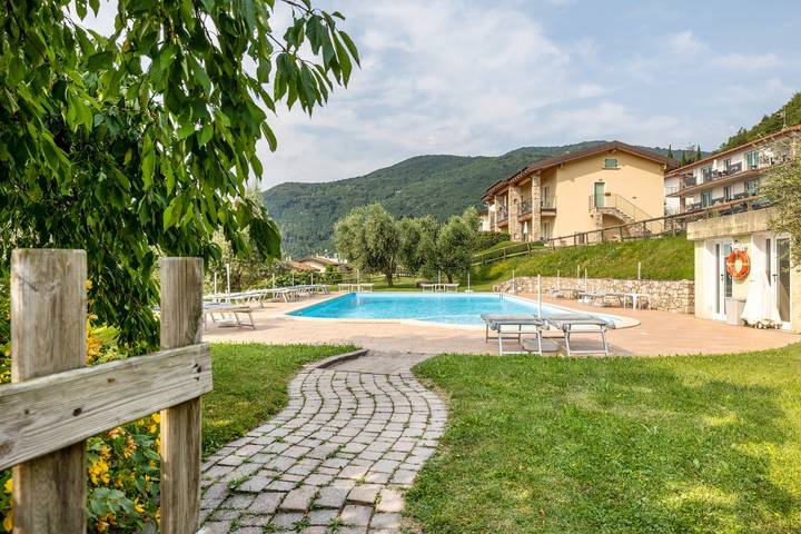 Appartamento intero, Appartamento 'Nonna Gina' con vista sul lago in Tignale, Prealpi Gardesane