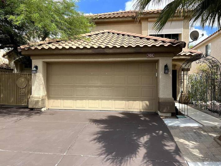 Casa de vacaciones para 8 personas, con sauna y balcón además de jacuzzi y piscina - 1