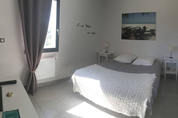 Location de vacances pour 6 personnes, avec jardin à Saint-Julien-du-Serre - 2