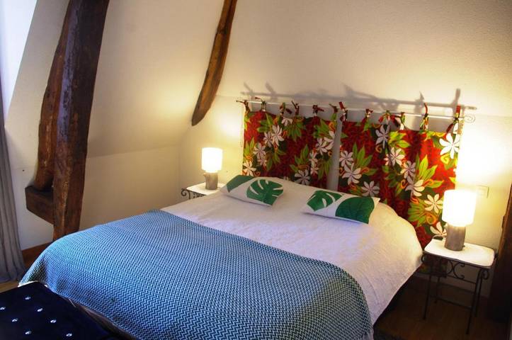 Chambre d’hôte pour 3 personnes, avec jacuzzi et piscine ainsi que sauna et jardin à Lacropte - 2