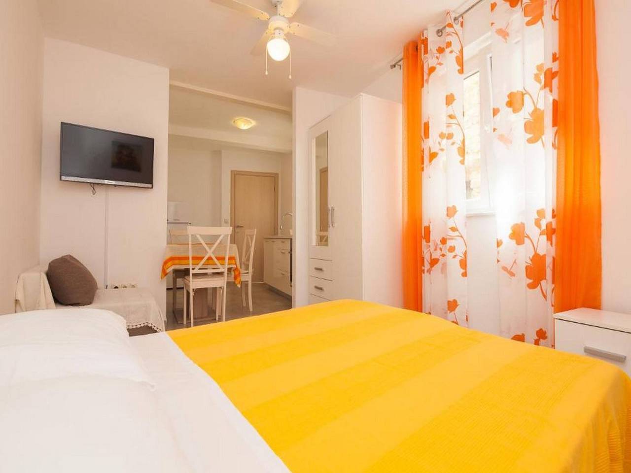 Ganzes Studio, Apartments Matija - Studio apartment 1 in Vodice, Šibenik-Knin