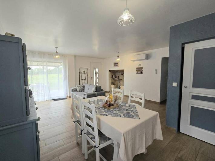 Location de vacances pour 2 personnes, avec terrasse et jardin à Mensignac - 4