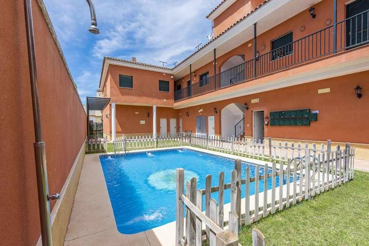 Casa rural para 4 personas, con jardín en Marchena