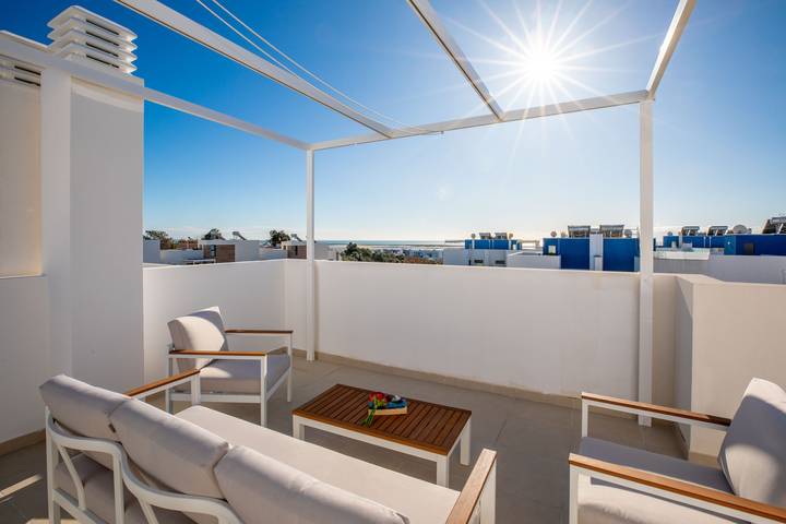 Apartamento para 6 personas, con Balcón y Jacuzzi además de Terraza y Jardín en Fuseta