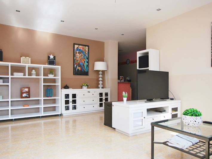 Appartement entier, Rez-de-chaussée lumineux avec terrasse près de la plage in Cabrera de Mar, Costa del Maresme