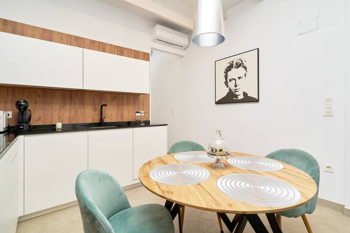 Apartamento entero, Apartamento 'Portichuelo Majuelo' con Wi-Fi y aire acondicionado in Playa San Cristobal, Almuñecar