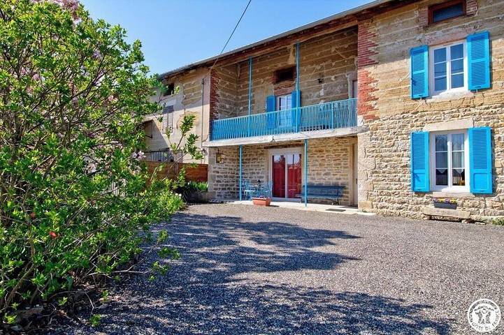 Location de vacances pour 14 personnes, avec Balcon et Jardin dans Saint-Julien-sur-Reyssouze