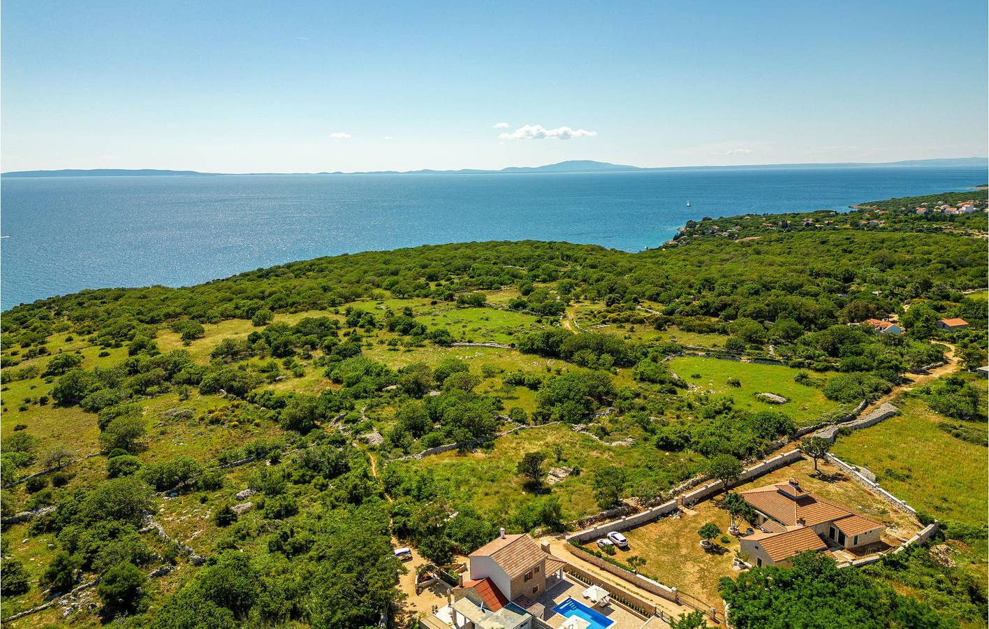 Confortable appartement de deux chambres avec piscine près de Stara Novalja et du littoral in Novalja, Pag