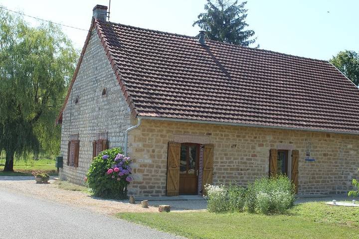 Gîte pour 2 personnes, avec Terrasse ainsi que Jardin et Vue