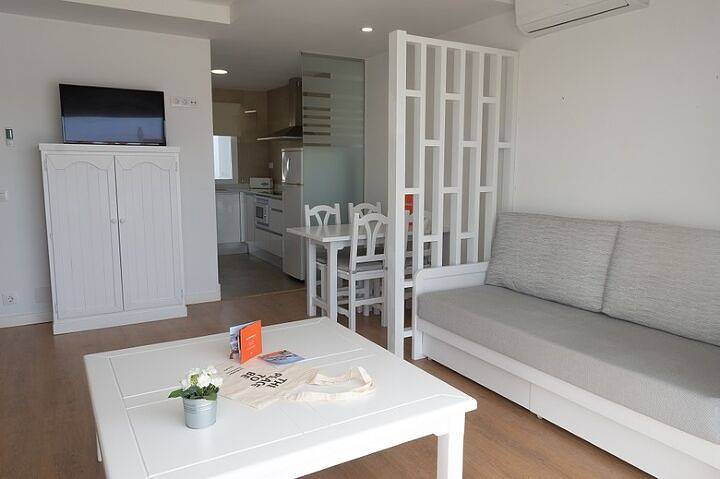 Location de vacances pour 4 personnes, avec piscine et balcon à Sant Lluís - 4
