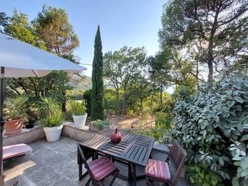 Chambre d’hôte pour 4 personnes, avec jardin à Lacoste