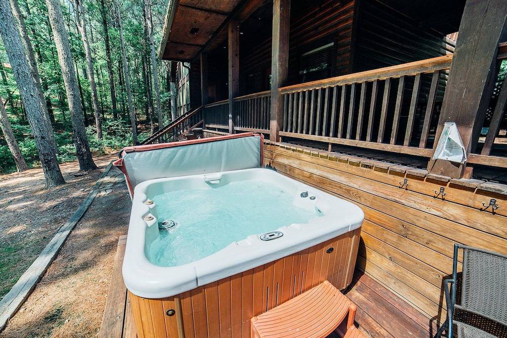 Bella Notte auf privaten Wald Fläche befindet sich etwas außerhalb von Beavers Bend Park in Broken Bow, Broken Bow Lake