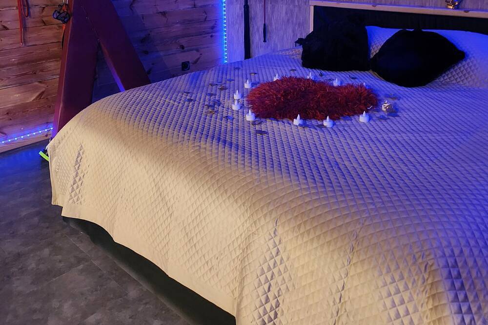 The Secret Love Room in Saint-Aigulin, Région de Jonzac