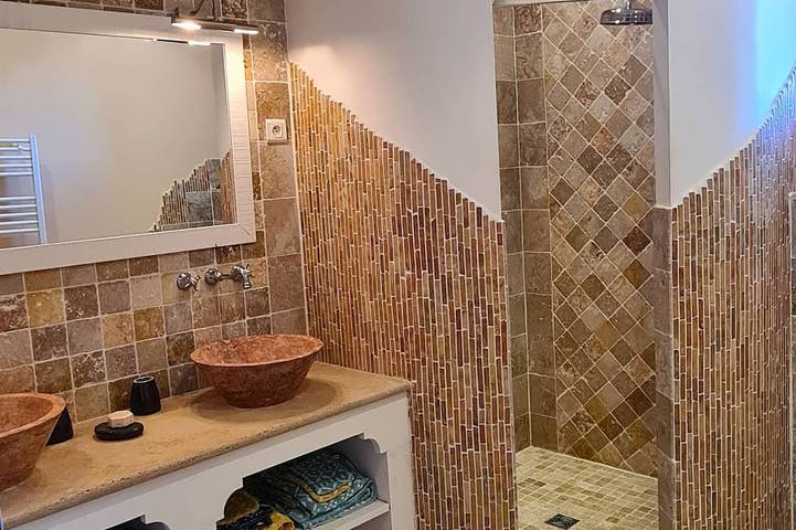 Location de vacances pour 5 personnes, avec piscine ainsi que jardin et terrasse, animaux acceptés à Aubignan - 4