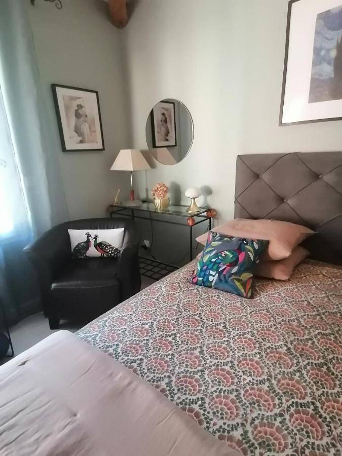 Maison d’hôte pour 2 personnes, avec vue ainsi que jardin et piscine à La Roque-d'Anthéron - 4