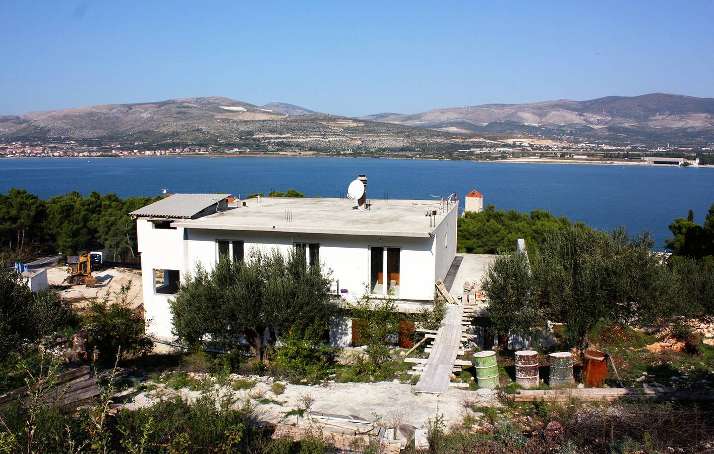 Ganze Wohnung, 3-Zimmer-Ferienwohnung mit Terrasse und Meerblick Arbanija, Ciovo A-5228-f in Arbanija, Ciovo