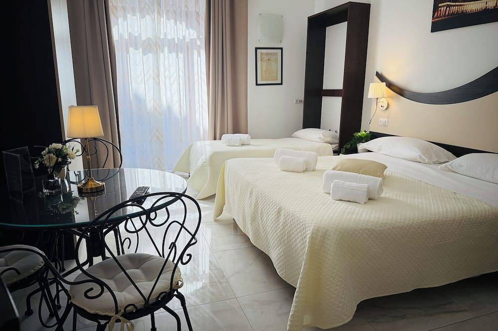 La Maison Rose - Gaetano Capone in Maiori, Amalfi Coast