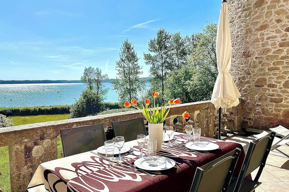 Appartement raffiné,grand balcon face à la mer dans demeure de charme historique in Carantec, Ceinture Dorée