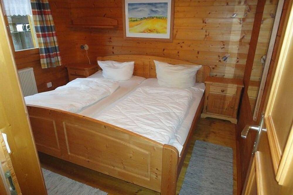 Ganze Wohnung, Ferienhaus mit überdachter Terrasse - Naturerlebnisdorf Stamsried im in Stamsried, Ostbayern