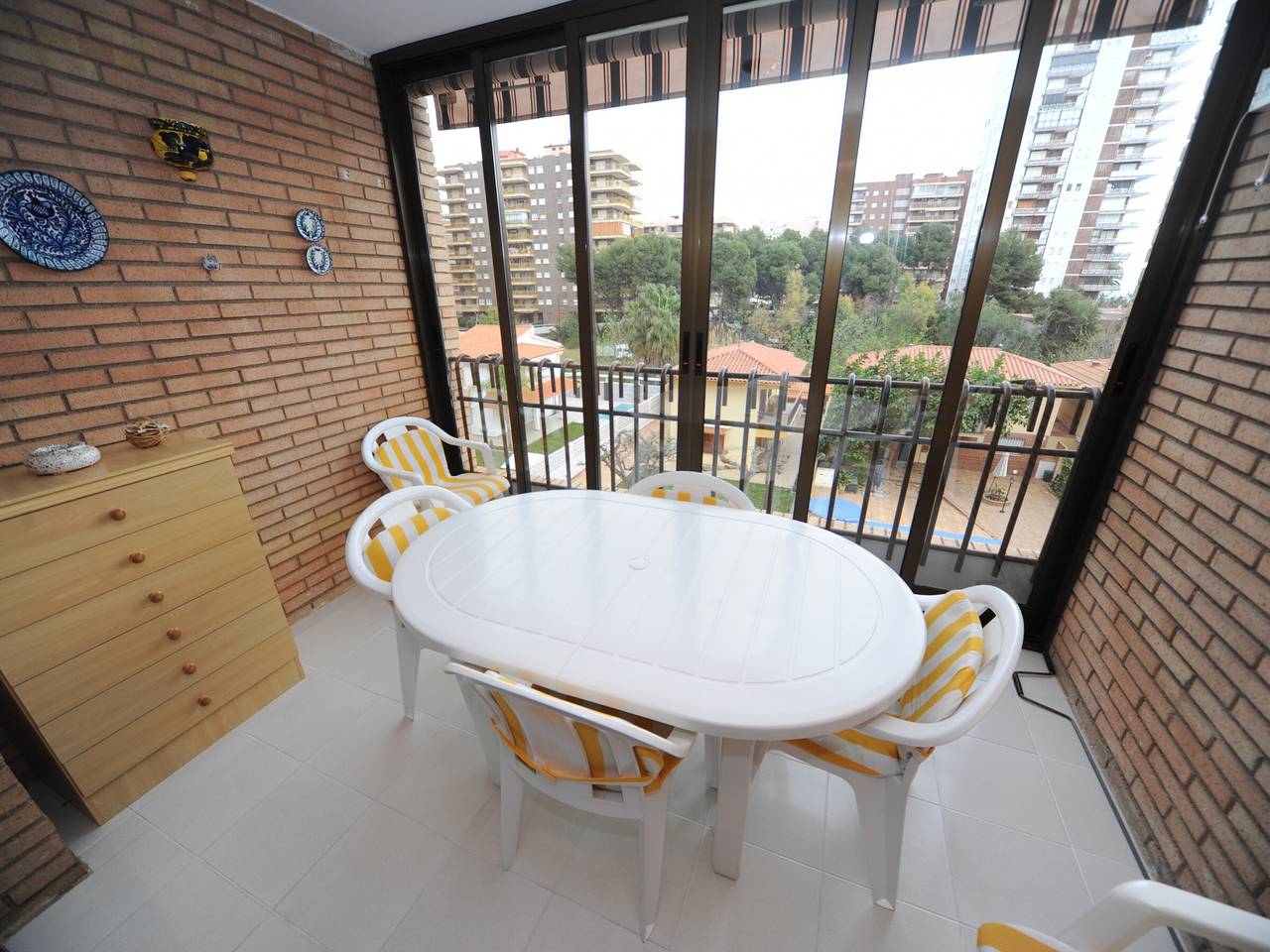 Apartamento entero, Apartamento cómodo en Benicàssim, cerca de la playa, parking, piscina in Benicasim, Costa del Azahar