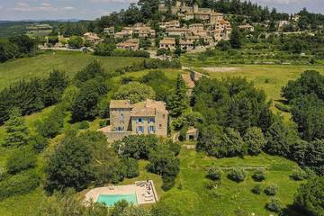 Location de vacances pour 14 personnes, avec jardin et terrasse à Saint-Michel-l'Observatoire