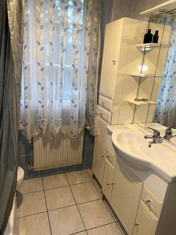 Location de vacances pour 8 personnes, avec vue et balcon à Joué-lès-Tours - 2