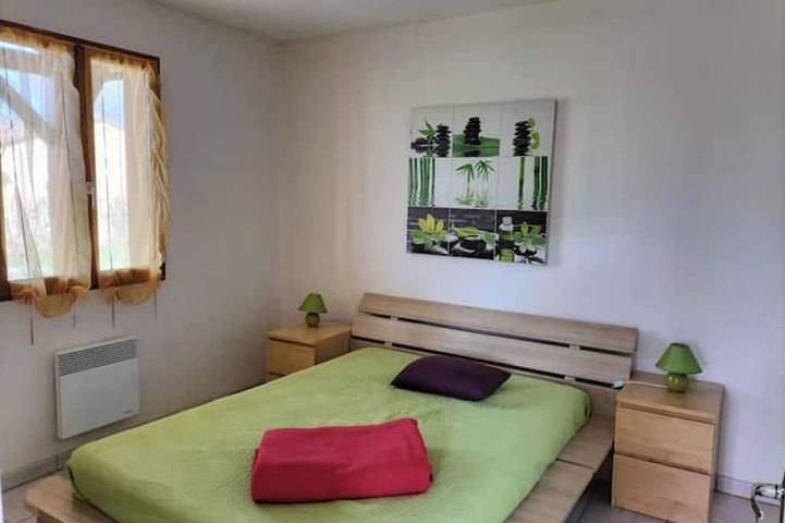 Location de vacances pour 5 personnes, avec piscine et jardin ainsi que jacuzzi et sauna, animaux acceptés à Montferrand-du-Périgord - 2