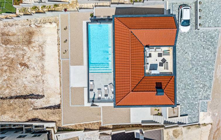 Gemütliche Ferienwohnung mit Meerblick, Pool, WLAN und Parkplatz in Strandnähe in Žaborić, Šibenik-Knin