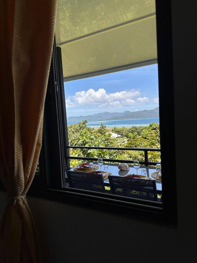 Gîte pour 4 personnes, avec terrasse ainsi que vue et jardin dans Uturoa - 4