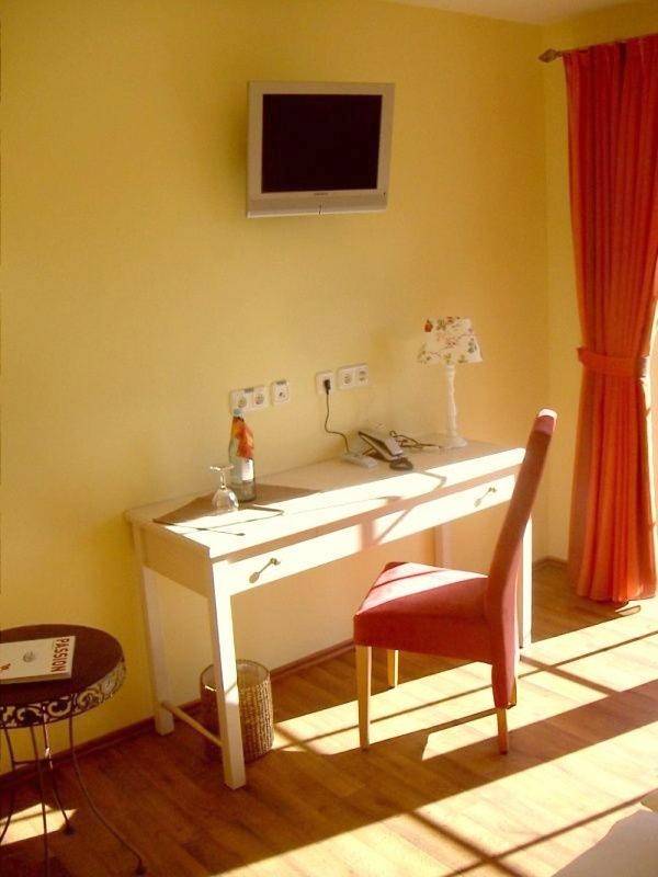 Hotel für 2 Personen, mit Balkon und Terrasse sowie Garten in Fockbek - 4