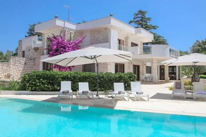 Villa per 19 persone, con idromassaggio e piscina nonché sauna e giardino - 1