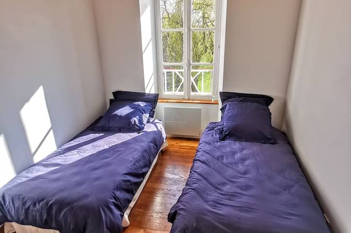 Location de vacances pour 15 personnes, avec terrasse et jardin à Épinac - 3